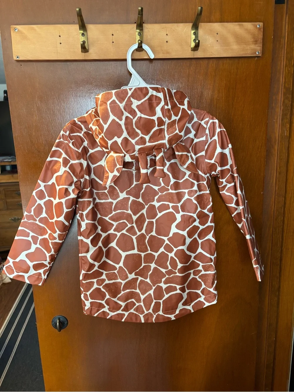 Cat & Jack Giraffe Print rain coat 5T unisex